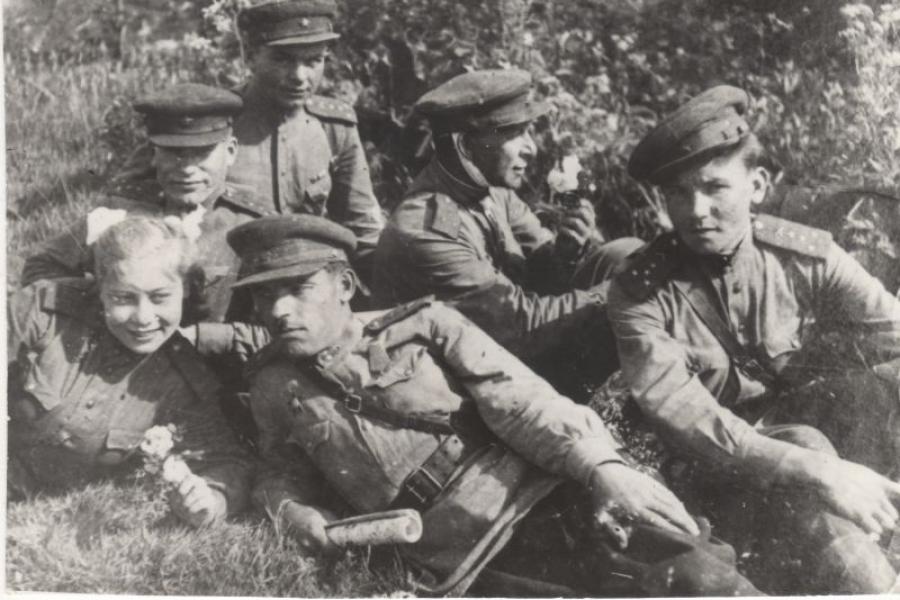 Фотография «Н.Дулов с однополчанами»