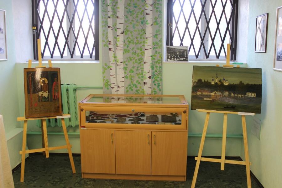 Временная выставка "Лужские святыни"