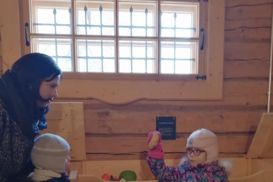 "Семейной путешествие" и "Семейное коллекционирование"