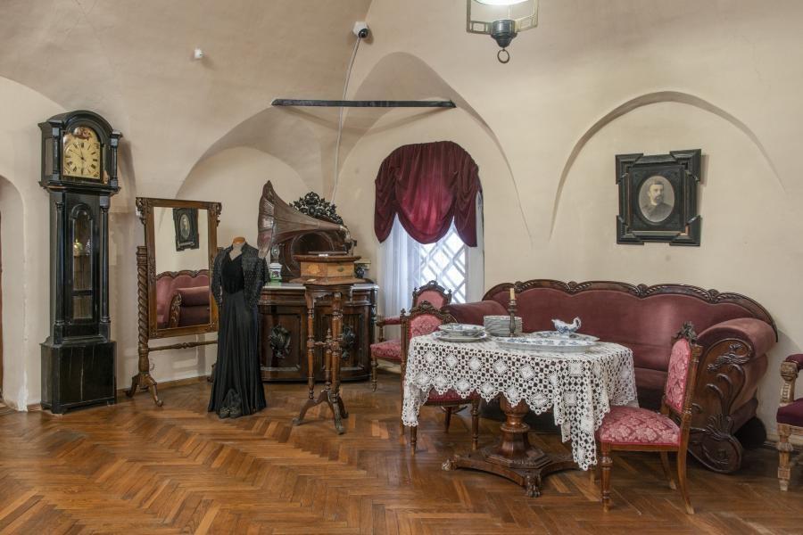 В экспозиции "Лики ушедших времён"