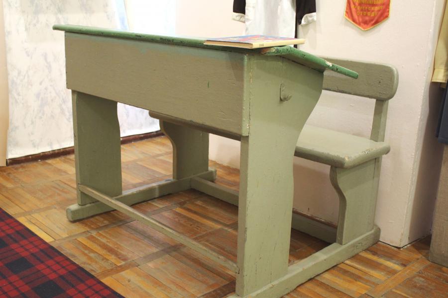 Школьная парта