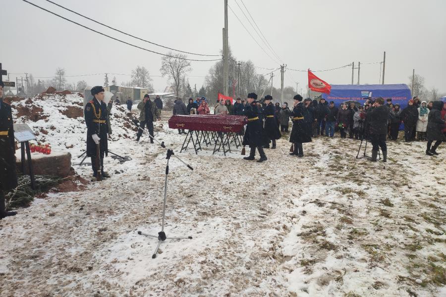 Захоронение  военнопленных транспортного сортировочного лагеря ДУЛАГ - 140. Выра.