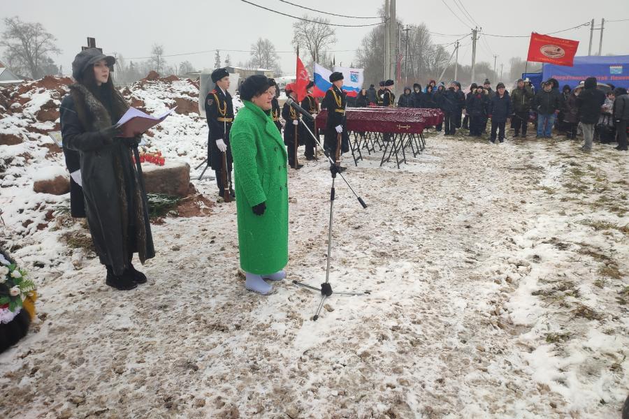 Захоронение  военнопленных транспортного сортировочного лагеря ДУЛАГ - 140. Выра.